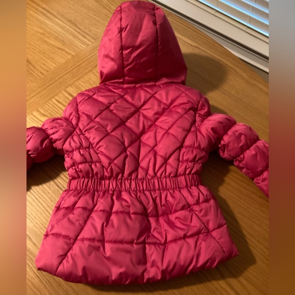 Girls coat pink and hardly used, super comfy. Hoodie. Size 4/5 - Picture 14 of 17